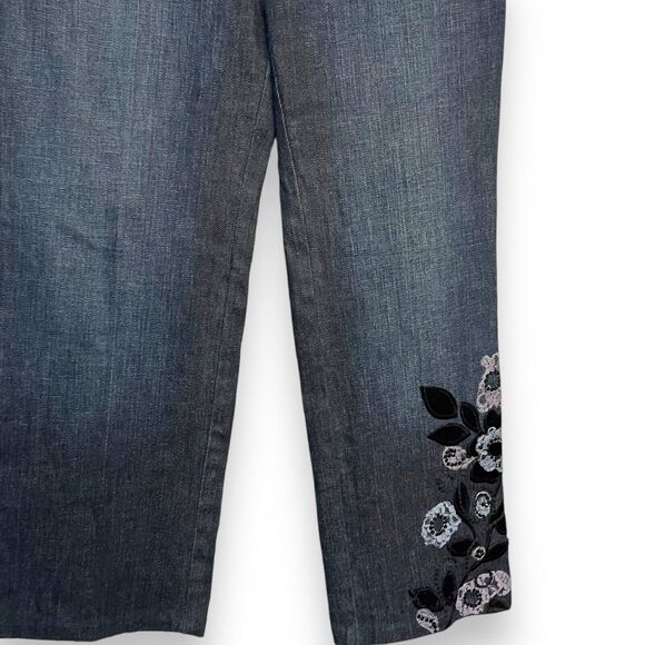Talbots Straight Leg Jeans Floral Embroidered Women's 6 Petite Blue Denim Casual - Picture 8 of 9